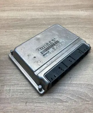 Audi A4 S4 B5 8D Engine control unit/module ECU 8D0907401M 0281010156