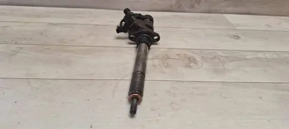 Volvo V50 Fuel injector 9657144580