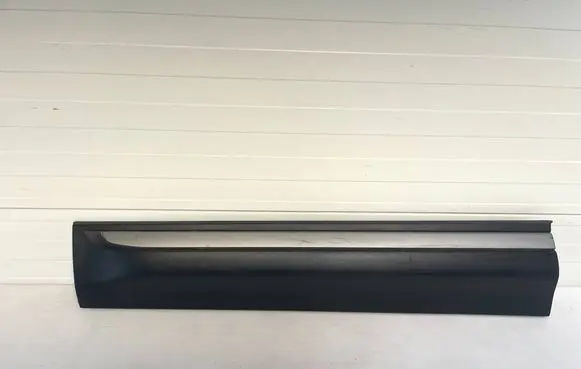 Land Rover Evoque I Front door trim (molding) BJ3221065