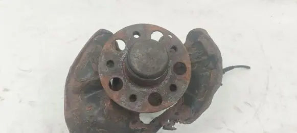 Front wheel hub