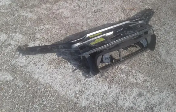 Volvo S60 Top upper radiator support slam panel 8693605