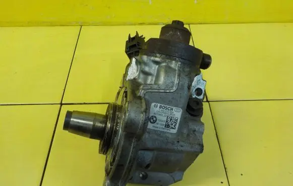 BMW X1 E84 Fuel injection high pressure pump 0445010524