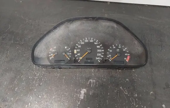 Mercedes-Benz C W202 Speedometer (instrument cluster) 2025404811