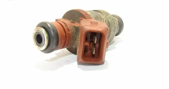 Skoda Fabia Mk1 (6Y) Fuel injector 047906031