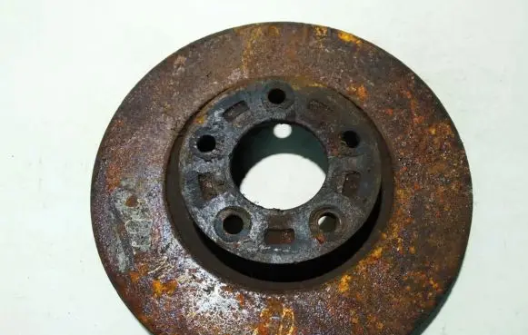 Mazda 5 Front brake disc ventilated