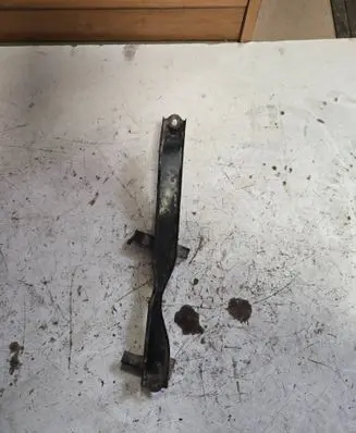 Toyota Corolla Verso AR10 Battery bracket 