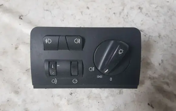 BMW X5 E53 Light switch 8372204