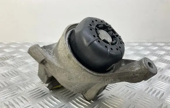 Engine mount bracket