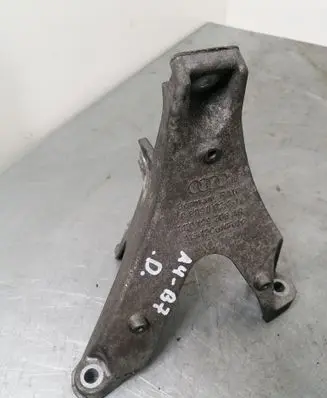 Audi A4 S4 B7 8E 8H Engine mounting bracket 8E0199308AR