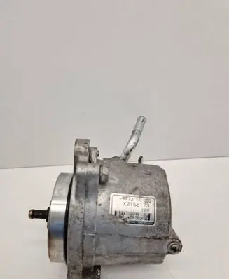 Mazda 5 Vacuum pump X2T58173 RF7J18G00 6926
