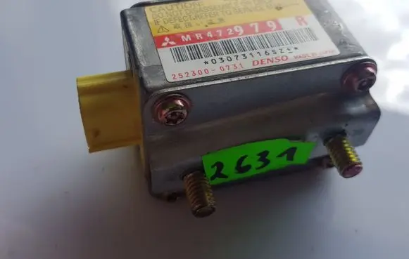 Mitsubishi Pajero Airbag deployment crash/impact sensor MR472979 2523000731
