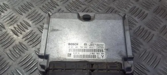 Opel Frontera B Engine control unit/module 0281001794 GM90589741
