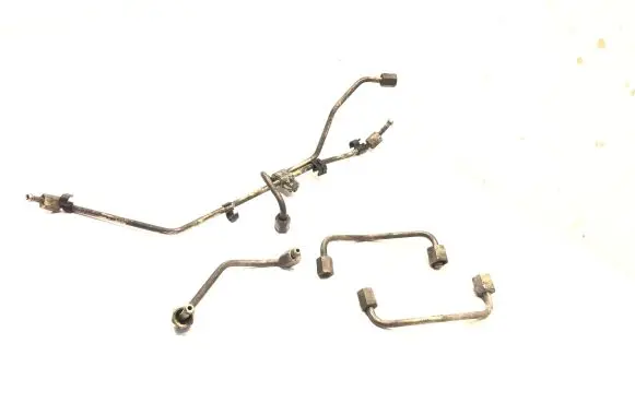 Volkswagen Phaeton Fuel injector supply line/pipe 