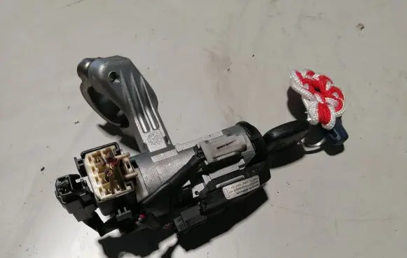 Toyota Corolla E120 E130 Ignition lock