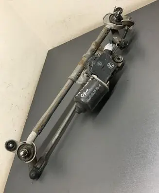 Mitsubishi Outlander Front wiper linkage and motor