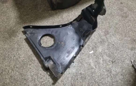 Other engine bay part