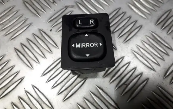Toyota Auris 150 Wing mirror switch 183574