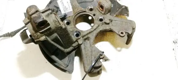 Volkswagen Golf V Front wheel hub