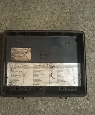BMW 5 E34 Fuse box cover 1374029
