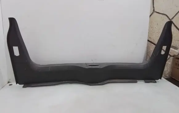 Trunk/boot sill cover protection