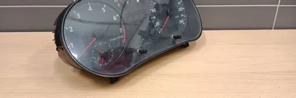 Speedometer (instrument cluster)
