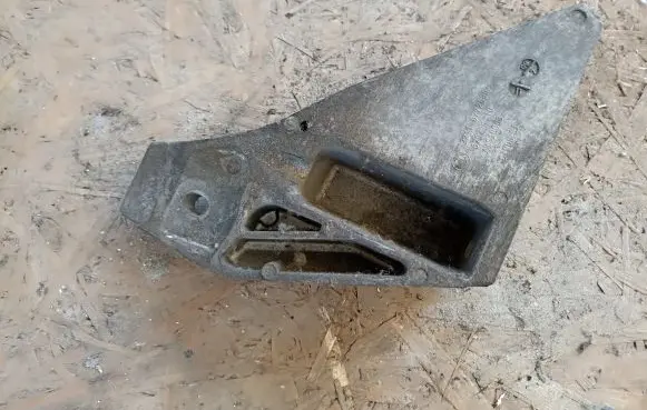 BMW X5 E70 Engine mounting bracket 6772680