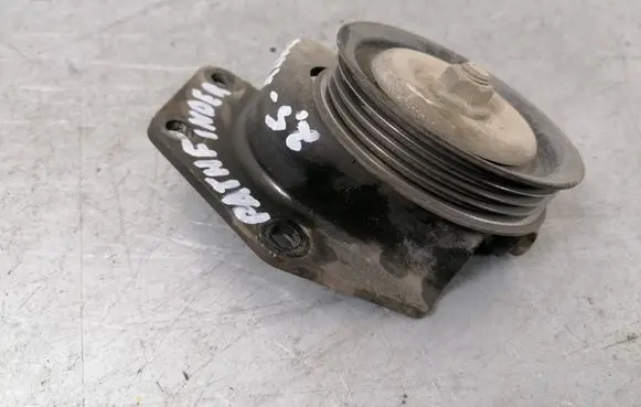 Nissan Pathfinder R51 Generator/alternator belt tensioner