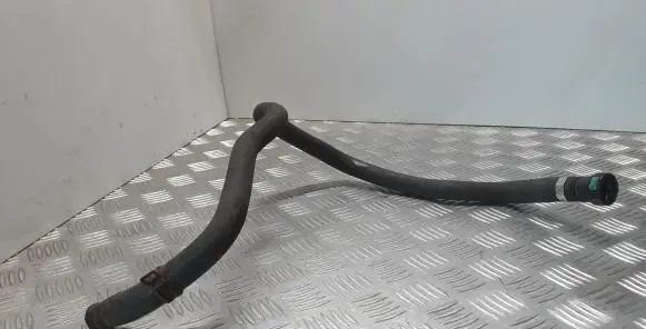 Engine coolant pipe/hose
