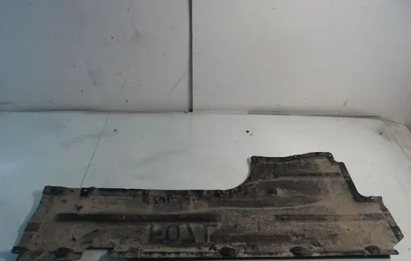 Center/middle under tray cover