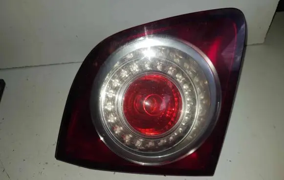 Volkswagen Golf Plus Tailgate rear/tail lights 5M0945093H 110020 4962010733