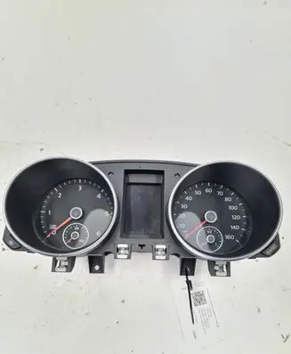 Volkswagen Golf VI Speedometer (instrument cluster) 5K0920960J