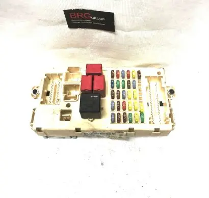 Alfa Romeo 159 Fuse module 50507093 501210970000 5BBE38FBG