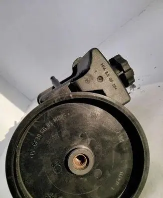 Mercedes-Benz E W211 Power steering pump A0034664301