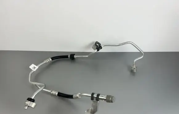 Jeep Grand Cherokee WL Air conditioning (A/C) pipe/hose 68381216AC