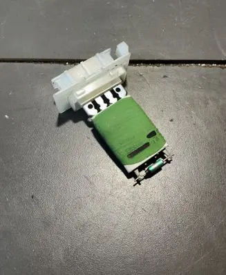 Volkswagen Golf Plus Heater blower motor/fan resistor 