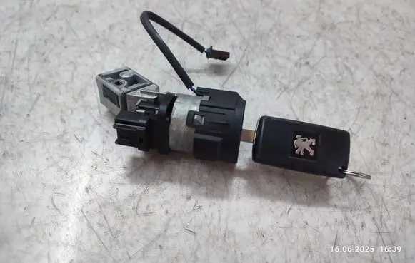 Peugeot 5008 Ignition lock 36410600
