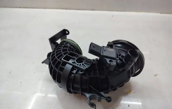 Seat Leon IV Turbo air intake inlet pipe/hose 04E145641