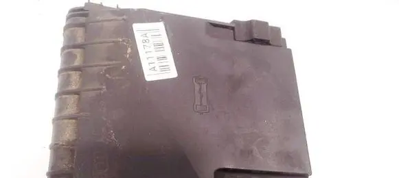 Volkswagen PASSAT CC Fuse box cover 1K0937132F