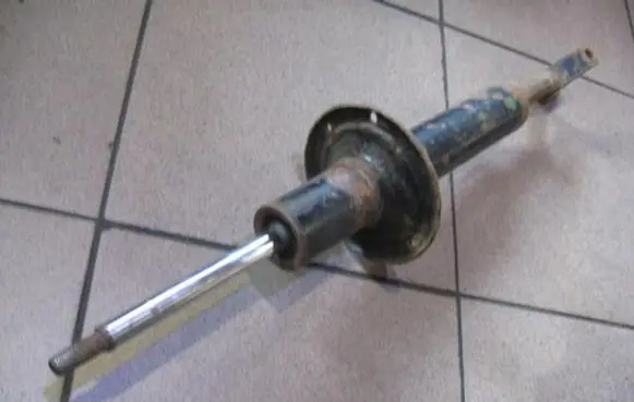 Volkswagen PASSAT B5.5 Front shock absorber/damper