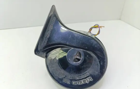 BMW 5 E60 E61 Horn signal 0092018