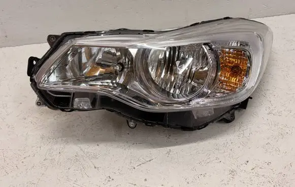 Subaru XV I Headlight/headlamp P9933