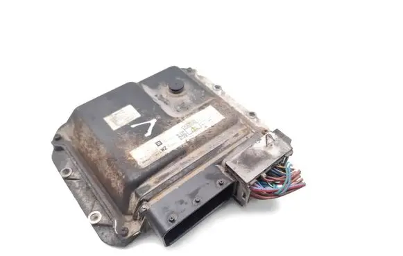 Opel Zafira B Engine control unit/module 55595619 MB275700-2090