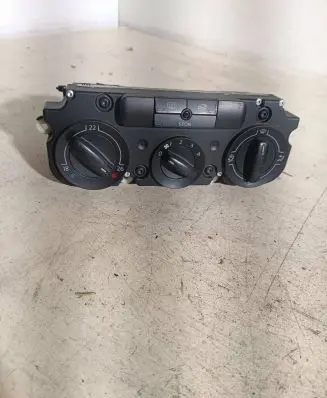 Volkswagen Golf V Climate control unit