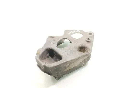 BMW 3 E90 E91 Engine mounting bracket 6859415