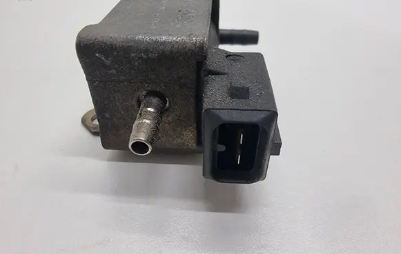 Audi A6 S6 C5 4B Electromagnetic valve 026906283A 08T079