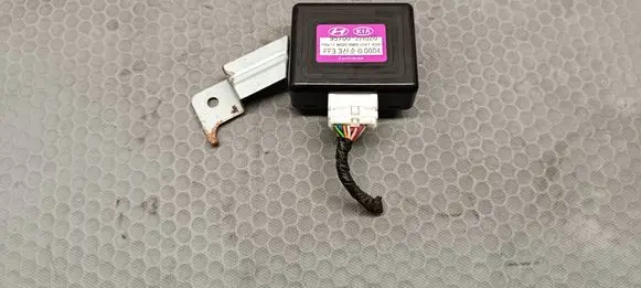 Hyundai i30 Parking PDC control unit/module 957002R020
