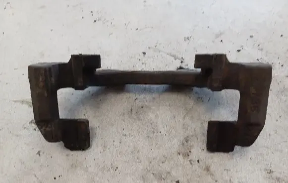 Ford Focus C-MAX Front Brake Caliper Pad/Carrier 