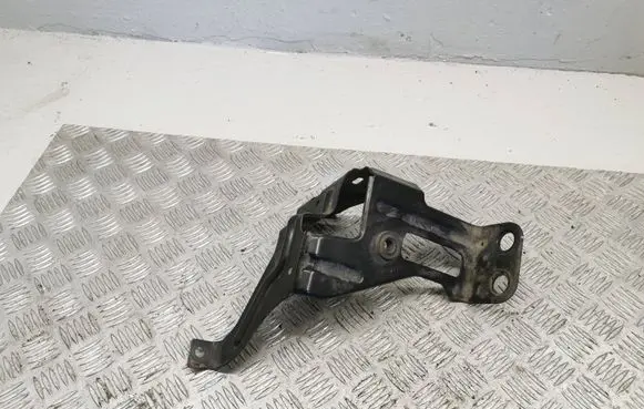 Audi A6 S6 C6 4F Intercooler pipe mounting bracket 03G131529B