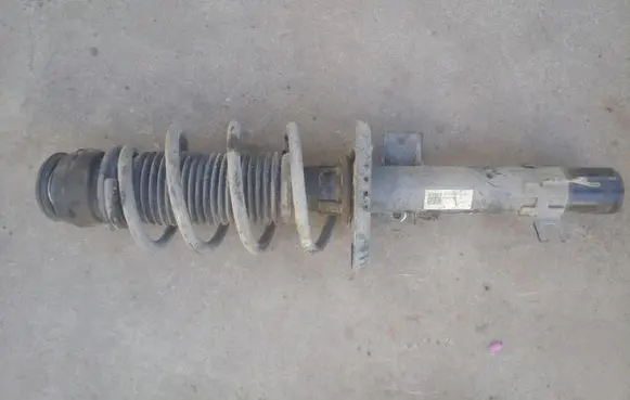 Seat Toledo IV (NH) Front shock absorber/damper 6R0413031