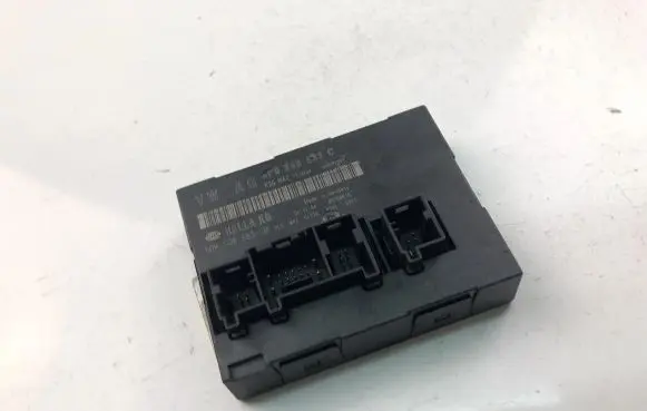 Audi A3 S3 8P Central body control module 8P0959433C